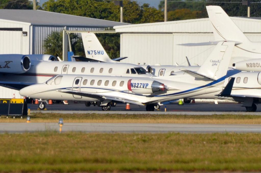 Photo of aircraft N327VP operated by Bank of Utah Trustee