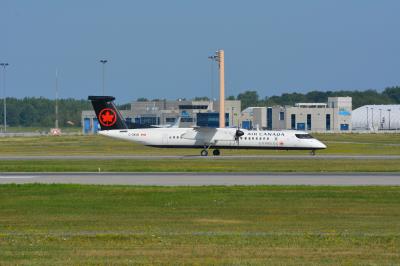 Photo of aircraft C-GKUK operated by Air Canada Express