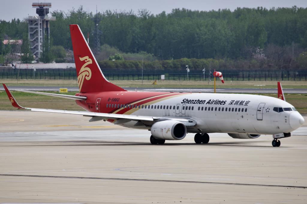 Photo of aircraft B-5860 operated by Shenzhen Airlines