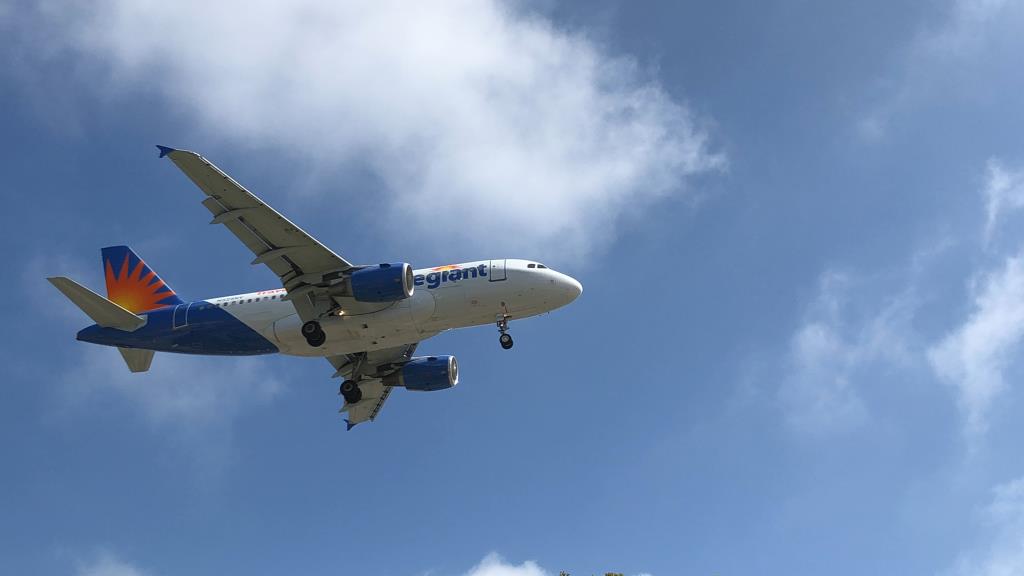 Photo of aircraft N325NV operated by Allegiant Air