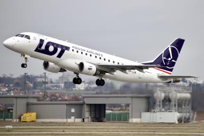 Photo of aircraft SP-LIR operated by LOT - Polish Airlines