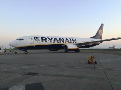 Photo of aircraft EI-DAL operated by Ryanair