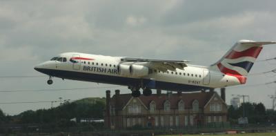 Photo of aircraft G-BZAT operated by BA Cityflyer