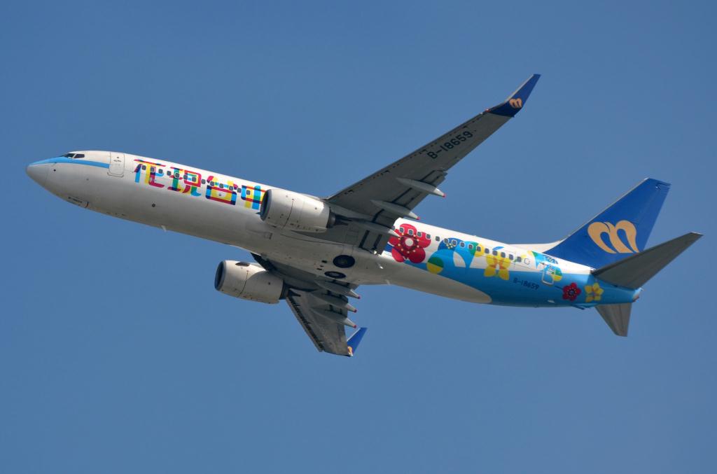 Photo of aircraft B-18659 operated by Mandarin Airlines
