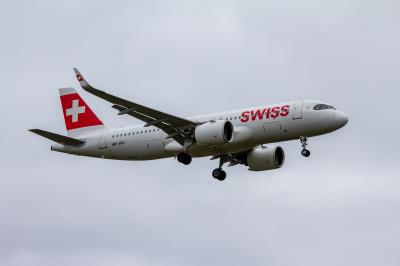 Photo of aircraft HB-JDC operated by Swiss