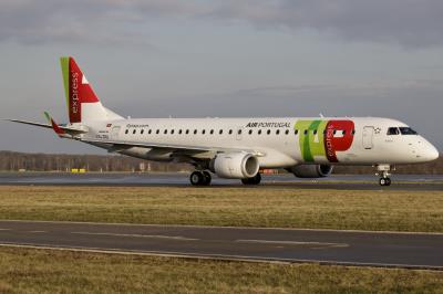 Image of aircraft registration CS-TPU - A ERJ-190LR (ERJ-190-100 LR) operated by TAP Express