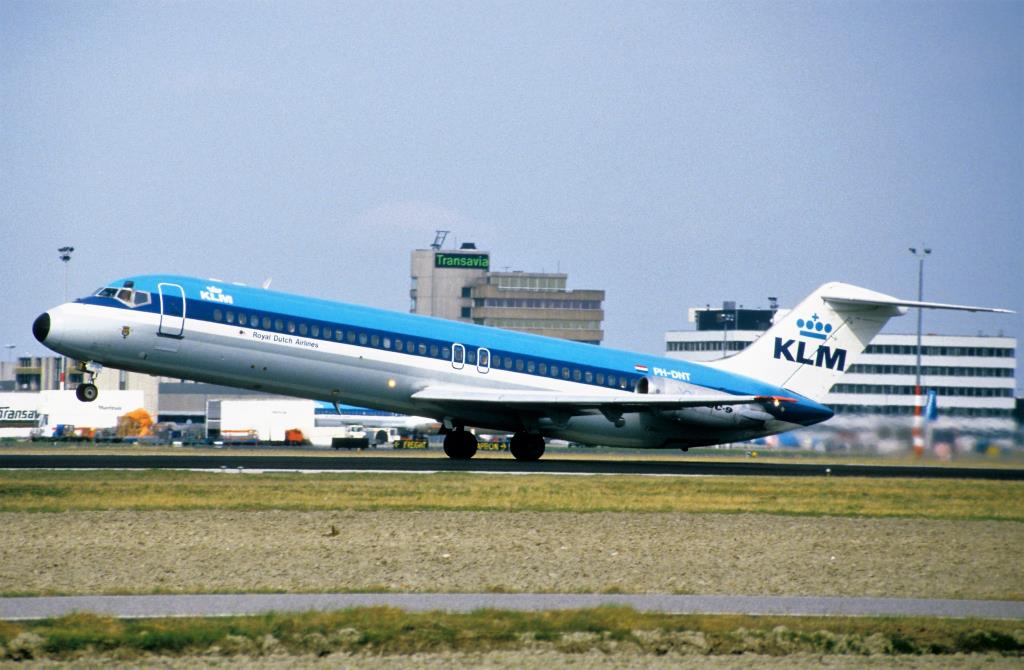 Photo of aircraft PH-DNT operated by KLM Royal Dutch Airlines