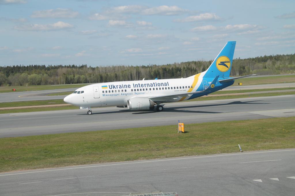 Photo of aircraft UR-GBC operated by Ukraine International Airlines