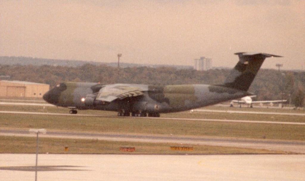 Photo of aircraft 87-0040 operated by United States Air Force