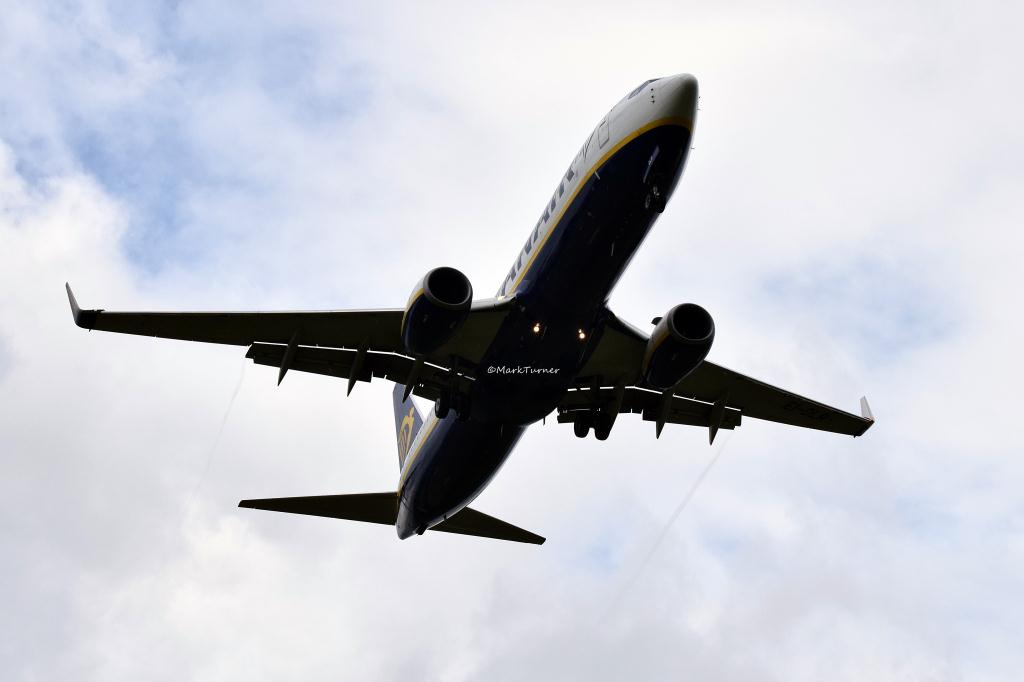 Photo of aircraft EI-DLR operated by Ryanair