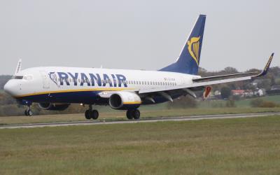 Photo of aircraft EI-DCN operated by Ryanair
