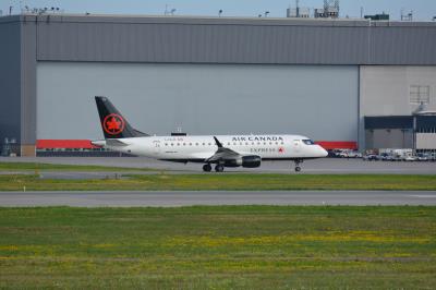 Photo of aircraft C-FEJC operated by Air Canada Express