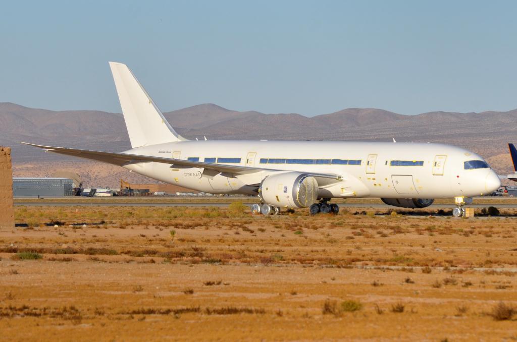 Photo of aircraft N887BA operated by Boeing