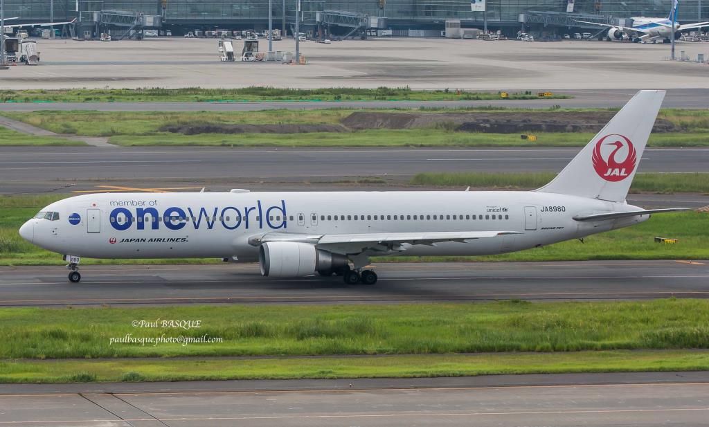 Photo of aircraft JA8980 operated by Japan Airlines