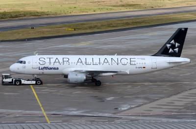 Image of aircraft registration D-AIPD - A A320-211 operated by Lufthansa
