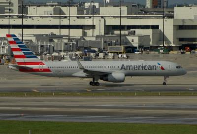 Photo of aircraft N175AN operated by American Airlines