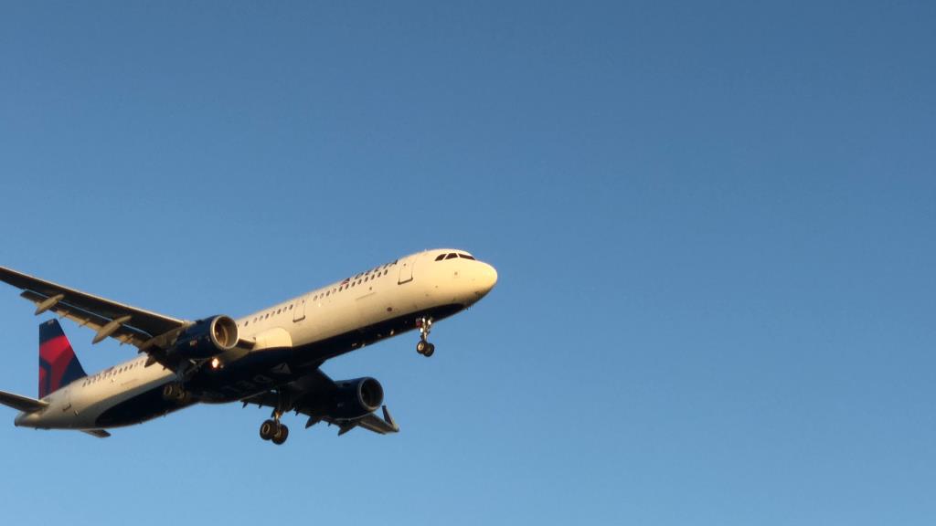 Photo of aircraft N319DN operated by Delta Air Lines