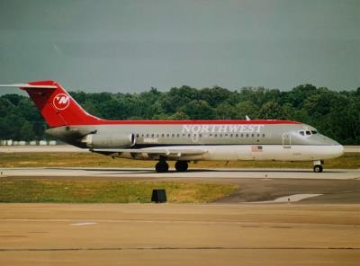 Photo of aircraft N8914E operated by Northwest Airlines