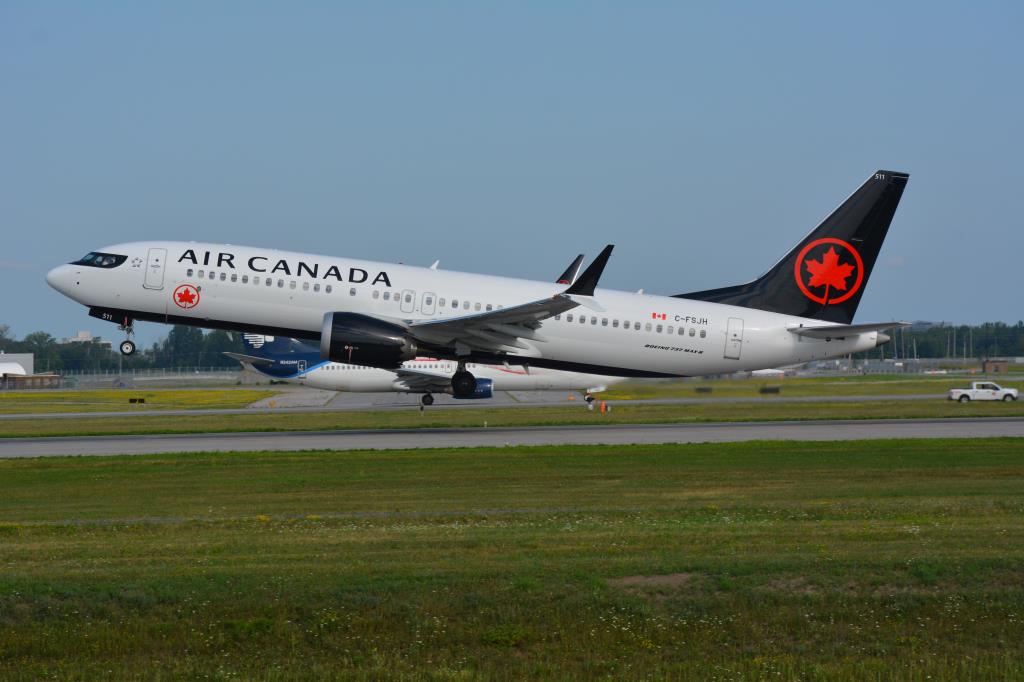 Photo of aircraft C-FSJH operated by Air Canada