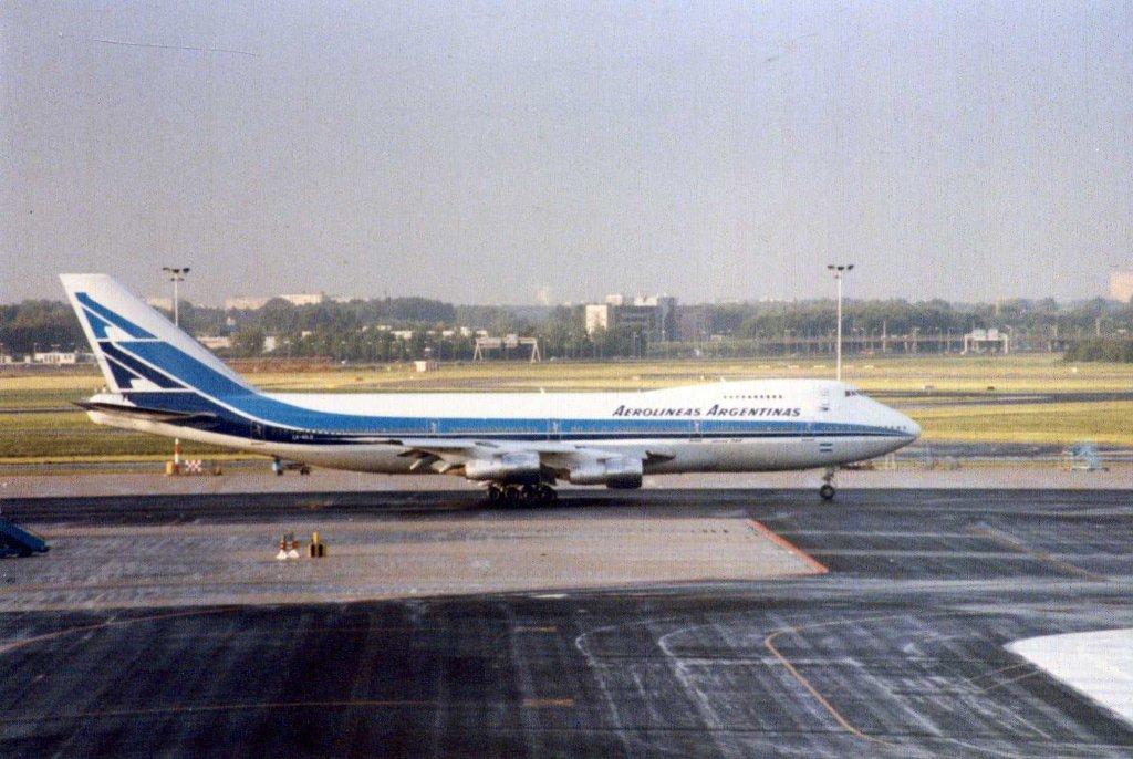 Photo of aircraft LV-MLO operated by Aerolineas Argentinas