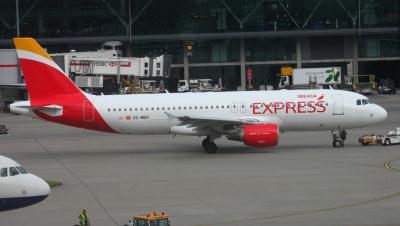 Photo of aircraft EC-MEH operated by Iberia Express