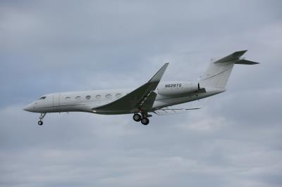 Photo of aircraft N628TS operated by Falcon Landing LLC