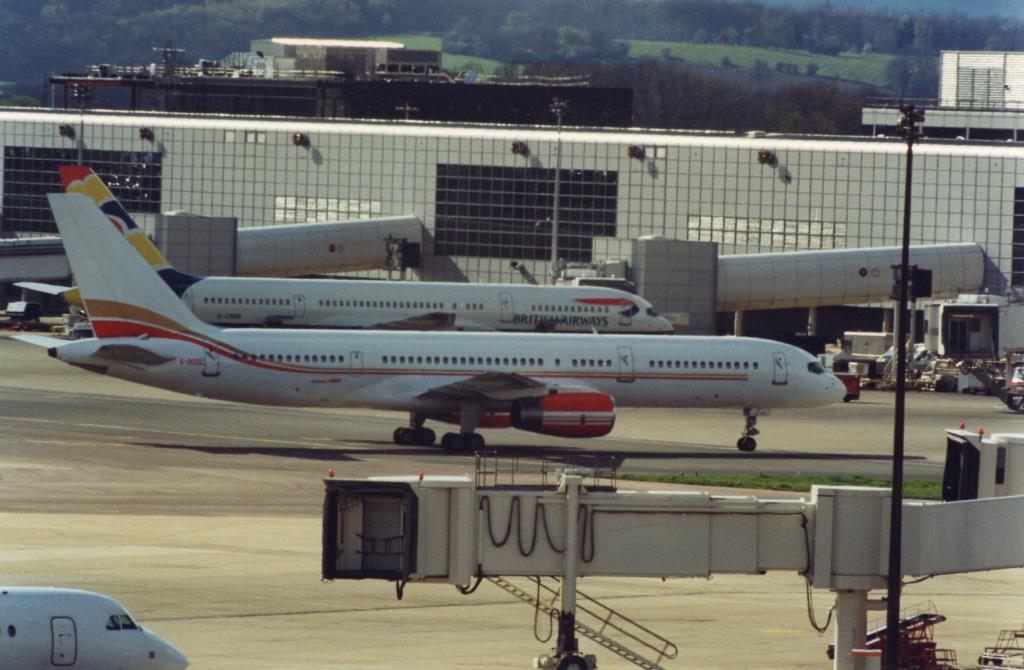 Photo of aircraft G-OOOC operated by Air 2000