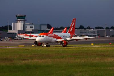 Image of aircraft registration G-EZBJ - A A319-111 operated by easyJet