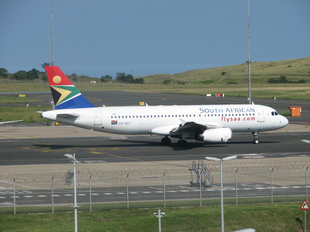 Photo of aircraft ZS-SZY operated by South African Airways