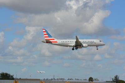 Photo of aircraft N437YX operated by American Eagle