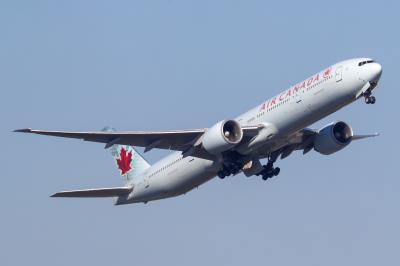 Image of aircraft registration C-FIVQ - A 777-333(ER) operated by Air Canada