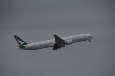 Image of aircraft registration B-KQB - A 777-367(ER) operated by Cathay Pacific Airways
