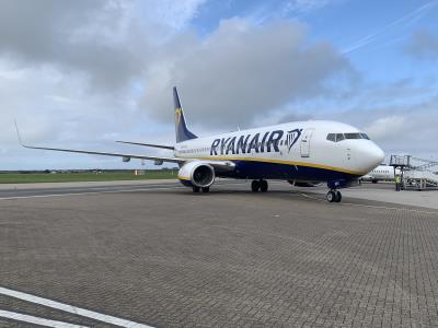 Photo of aircraft EI-EKY operated by Ryanair