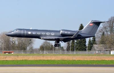 Photo of aircraft OE-IZK operated by MJet Aviation GmbH