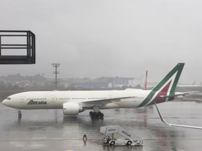 Photo of aircraft EI-DBL operated by Alitalia
