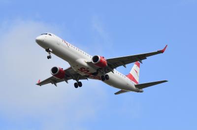 Image of aircraft registration OE-LWE - A ERJ-195LR (ERJ-190-200 LR) operated by Austrian Airlines
