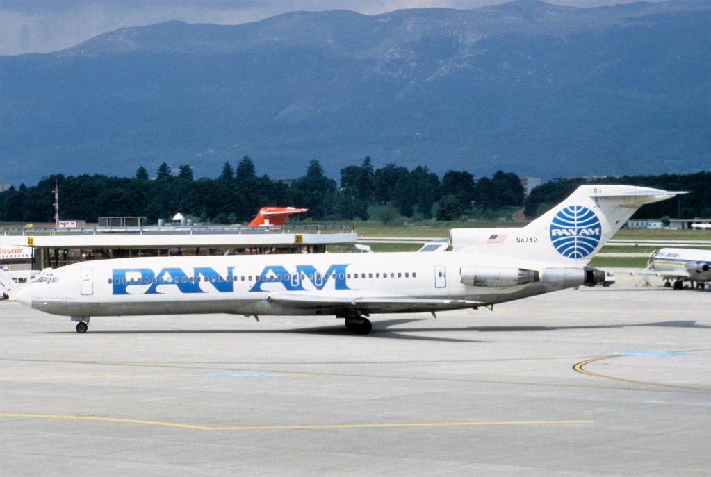 Photo of aircraft N4742 operated by Pan American World Airways (Pan Am)
