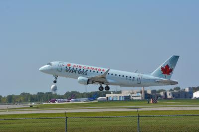 Photo of aircraft C-FEJY operated by Air Canada Express