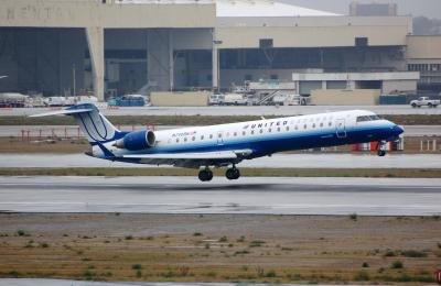 Photo of aircraft N740SK operated by United Express