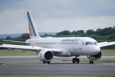 Photo of aircraft F-HZUE operated by Air France