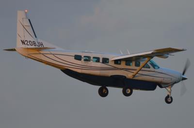 Photo of aircraft N208JH operated by Watermakers Air Inc