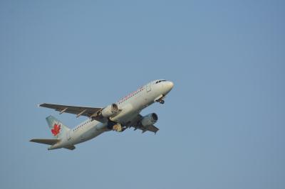 Image of aircraft registration C-FGYS - A A320-211 operated by Air Canada