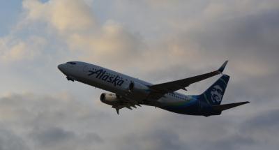 Photo of aircraft N564AS operated by Alaska Airlines