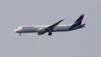 Photo of aircraft CC-BGC operated by LATAM Airlines Chile