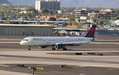 Photo of aircraft N346DN operated by Delta Air Lines