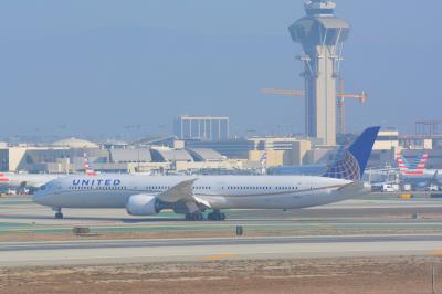 Photo of aircraft N12004 operated by United Airlines