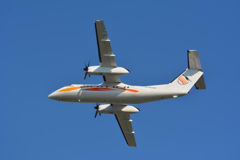 Photo of aircraft C-FLSX operated by Air Creebec