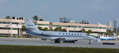 Photo of aircraft N261AH operated by Wells Fargo Bank Northwest NA Trustee