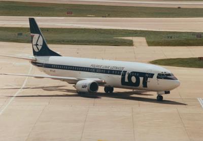 Photo of aircraft SP-LLE operated by LOT - Polish Airlines