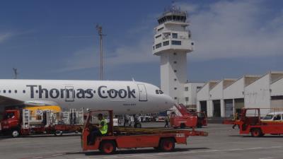Image of aircraft registration G-TCDZ - A A321-211 operated by Thomas Cook Airlines